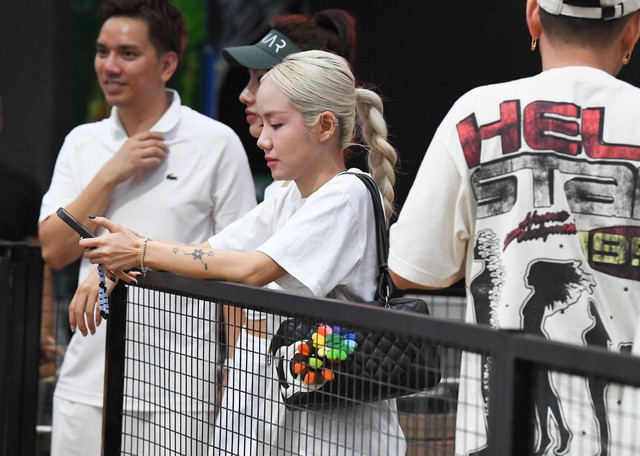 Dàn mỹ nhân Vbiz đọ sắc trên sân pickleball- Ảnh 1. Dàn mỹ nhân Vbiz đọ sắc trên sân pickleball- Ảnh 1.